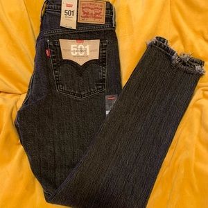 Levi’s 501 Skinny 28x28 signature button fly black wash
